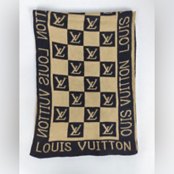 Louis Vuitton soft wool scarf - Picture 2 of 7
